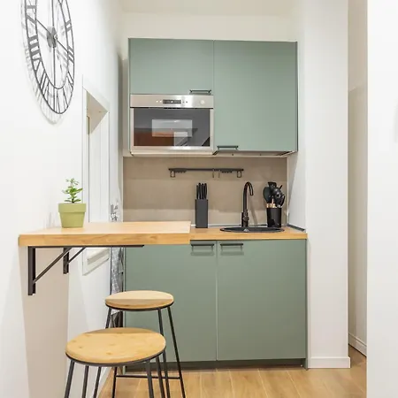 2 Bdr Navona Quintessential Charm *