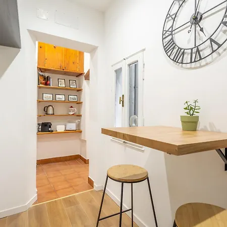 2 Bdr Navona Quintessential Charm شقة