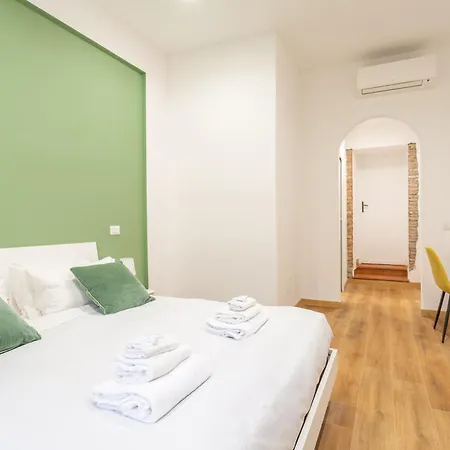 2 Bdr Navona Quintessential Charm 아파트 *